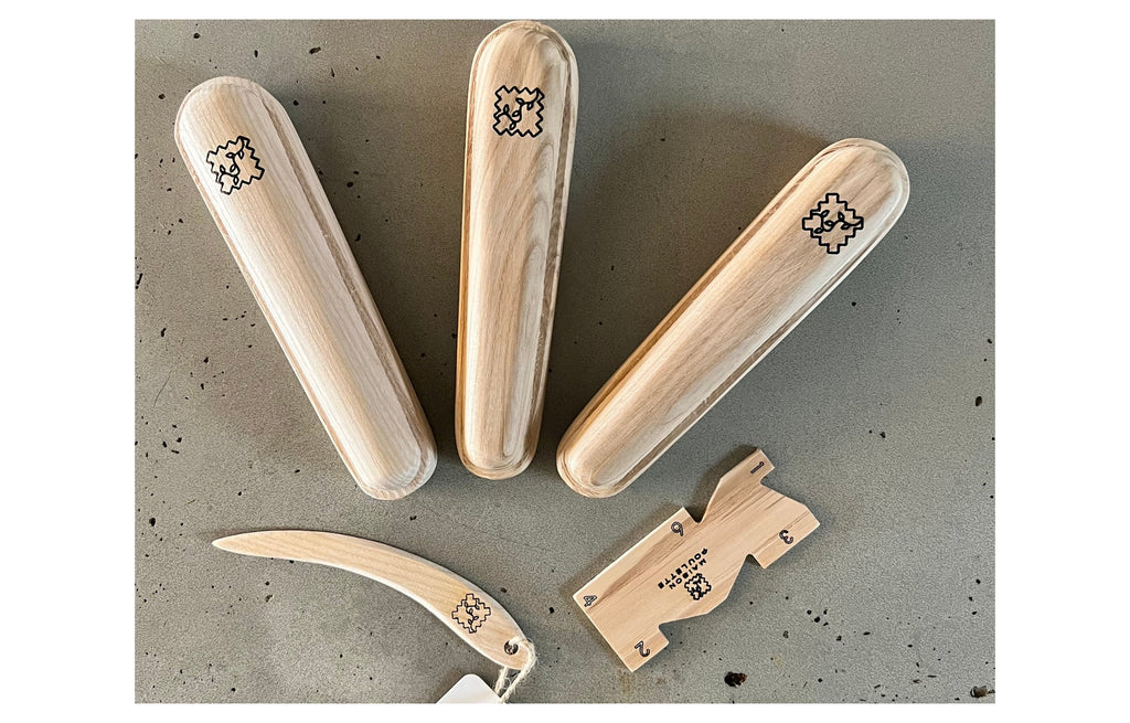 outils couture en bois